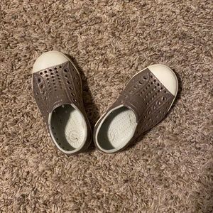 Native toddler girl shoes size 6